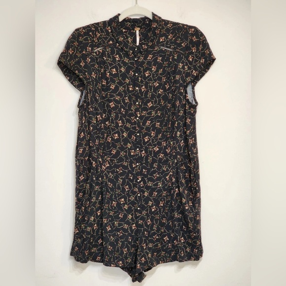 Free People Debby Dot Black Shorts Romper Size XS - Picture 3 of 10